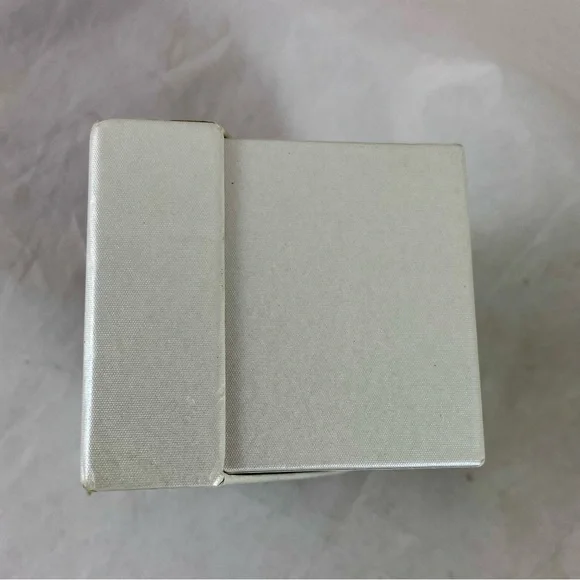 Jessica Simpson Crystal Accented Woman's Watch JW0002GD Gold Pearl 35mm NEW READ - Picture 8 of 9